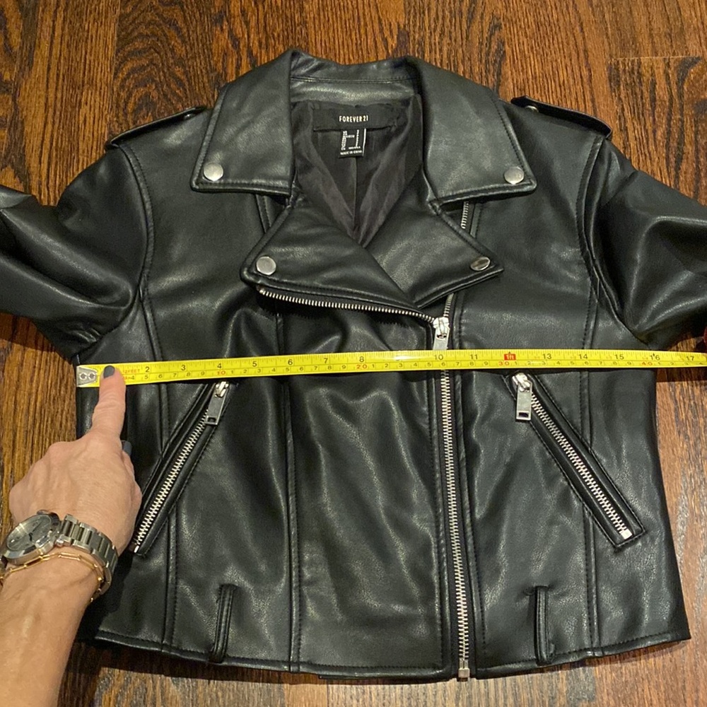 Forever 21 cropped faux leather jacket - Picture 8 of 14
